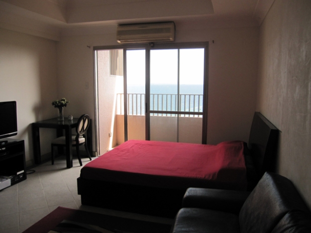 Mactancondo236-bed-balcony